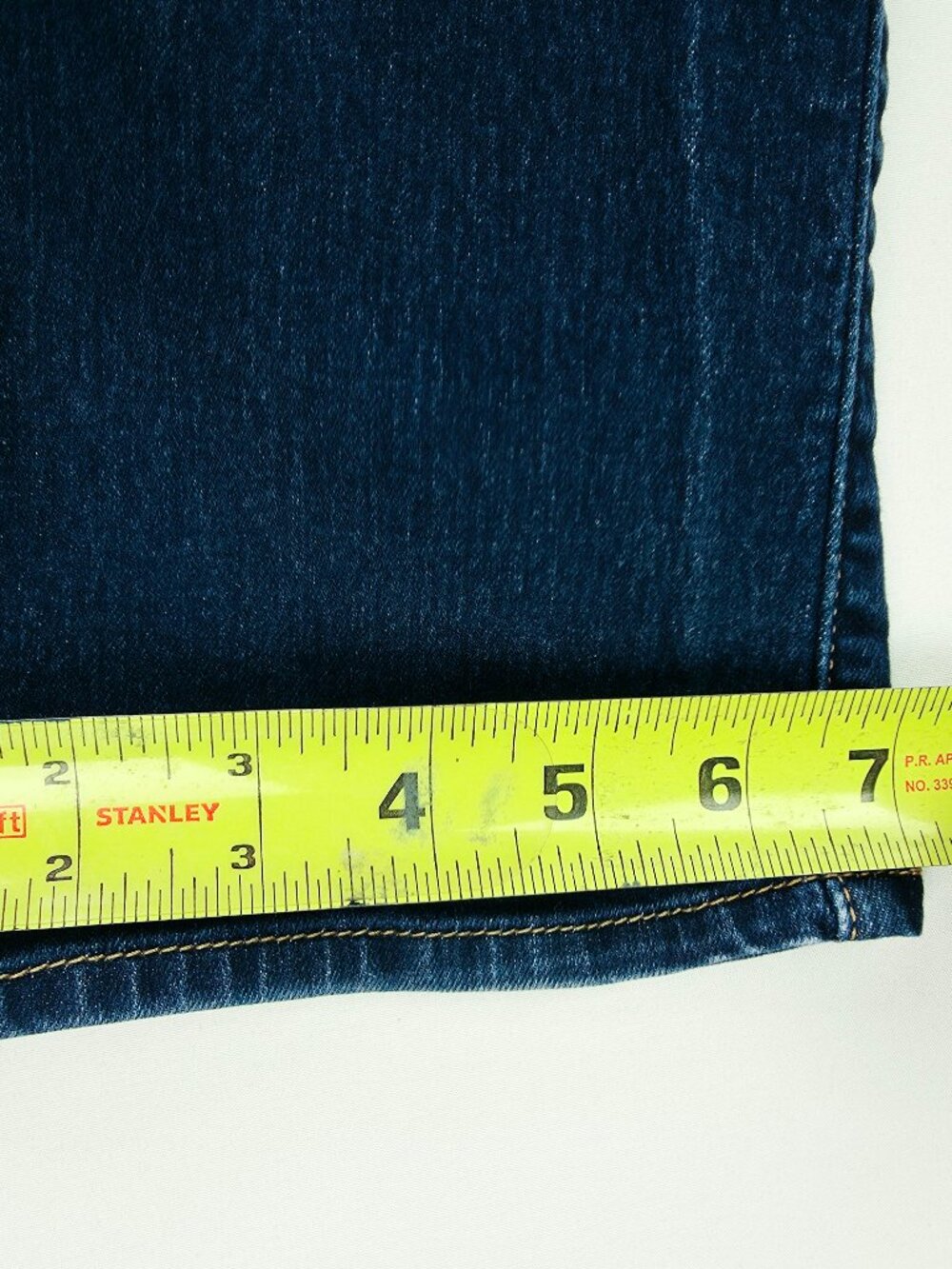 Levi's 315 Shaping Bootcut Womens Sizr 26X30 Blue Denim 5 Pocket Logo Tag Jeans - Picture 4 of 13